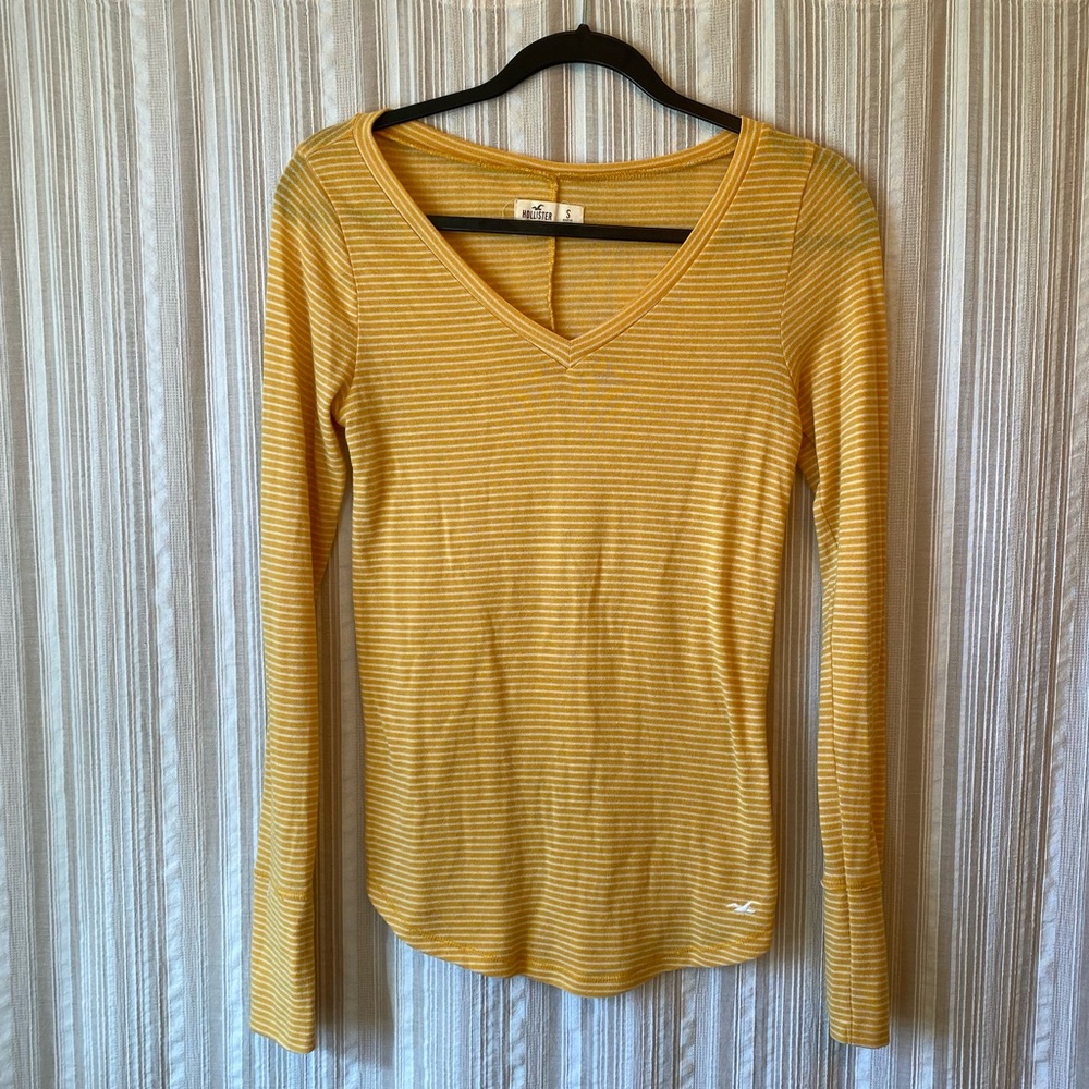 Women’s Yellow Stripe V-Neck Long Sleeve Top